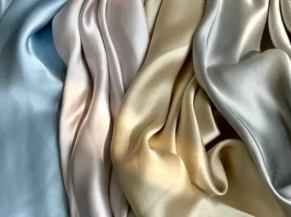 Mis täpselt on atsetaatkangas, mis Internetti tormiliselt vallutab?